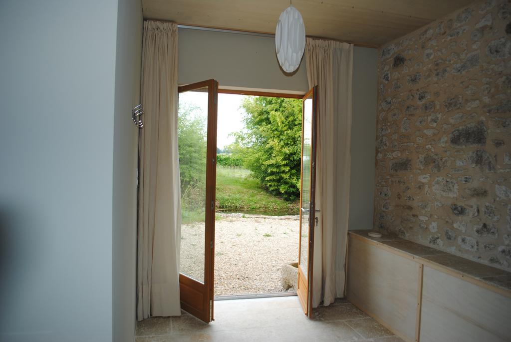 Les Foucauds Otel Saint-Quentin-de-Caplong Oda fotoğraf