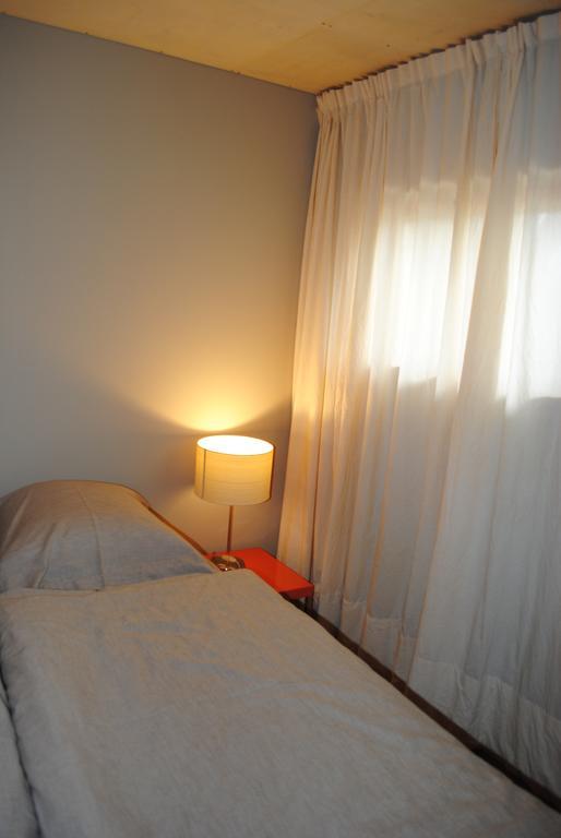 Les Foucauds Otel Saint-Quentin-de-Caplong Oda fotoğraf