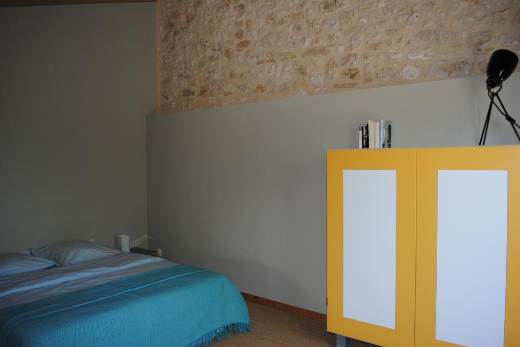 Les Foucauds Otel Saint-Quentin-de-Caplong Oda fotoğraf