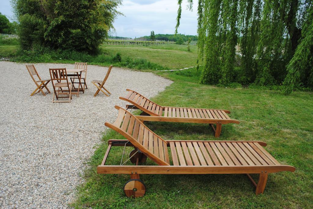 Les Foucauds Otel Saint-Quentin-de-Caplong Oda fotoğraf