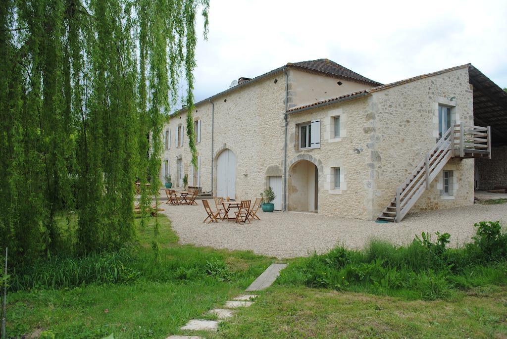 Les Foucauds Otel Saint-Quentin-de-Caplong Oda fotoğraf